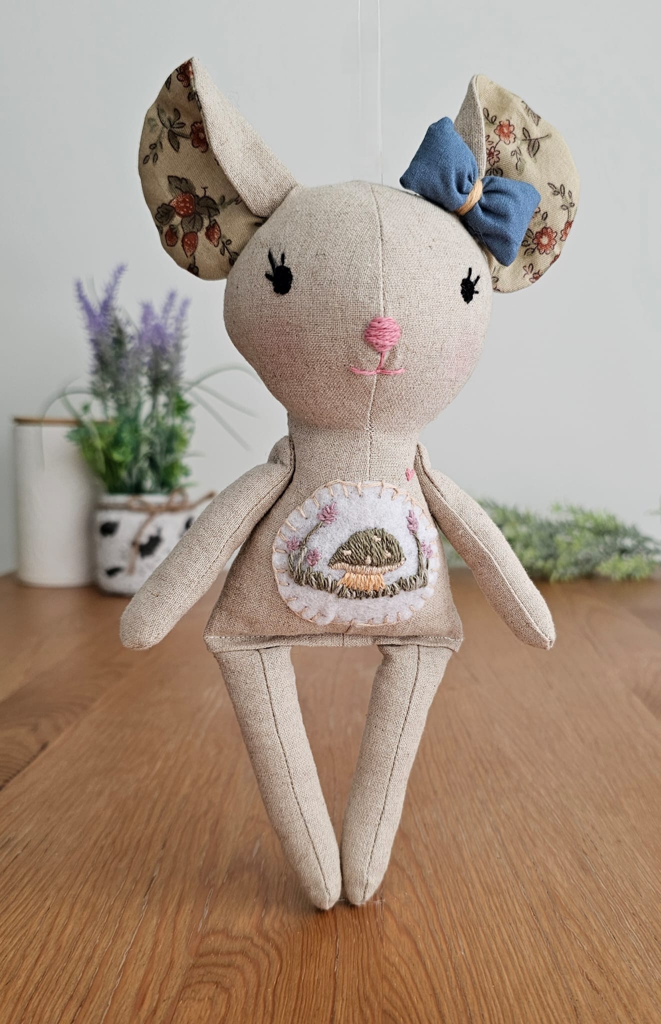 Isabell, The Adventurous Little Mouse