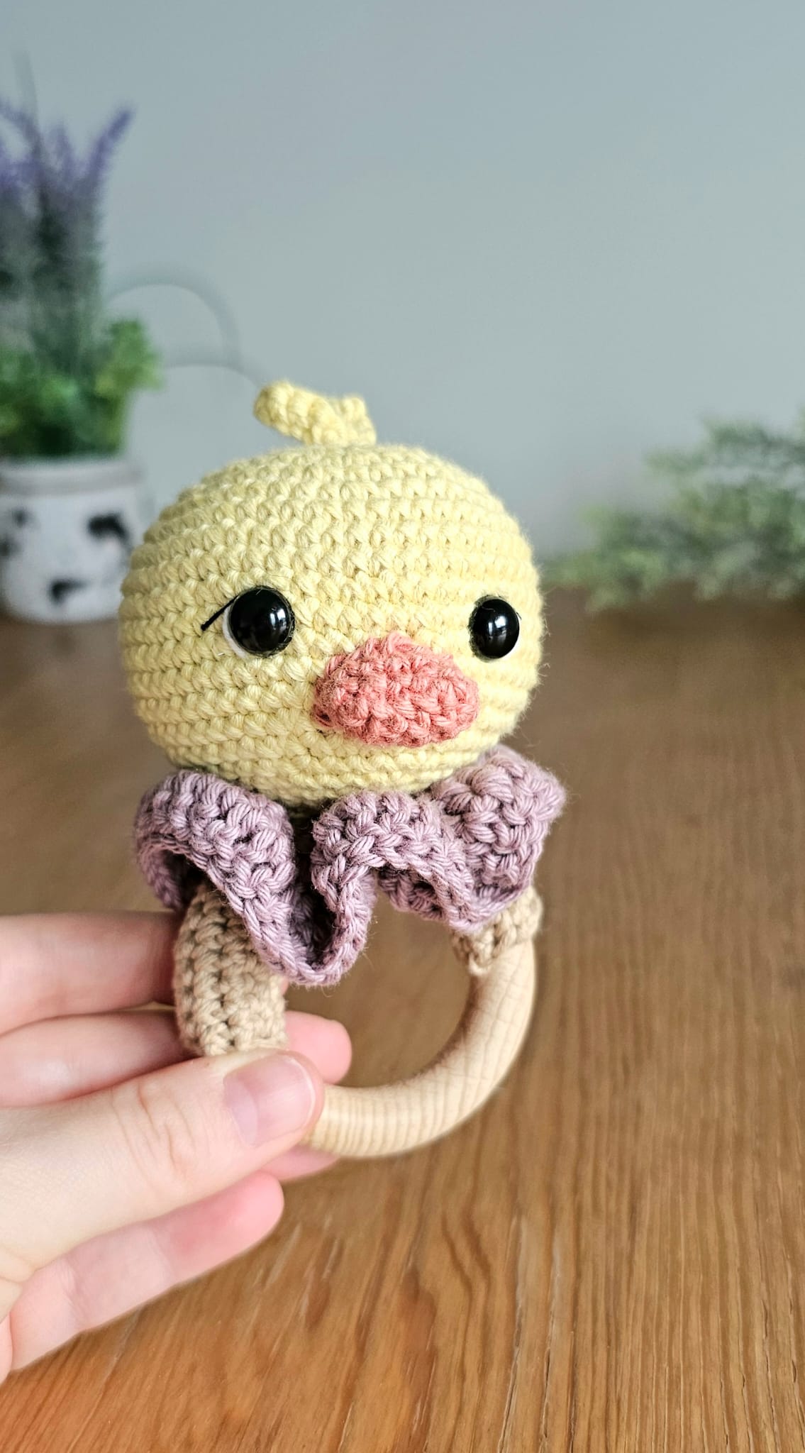 Duck rattle . Crochet
